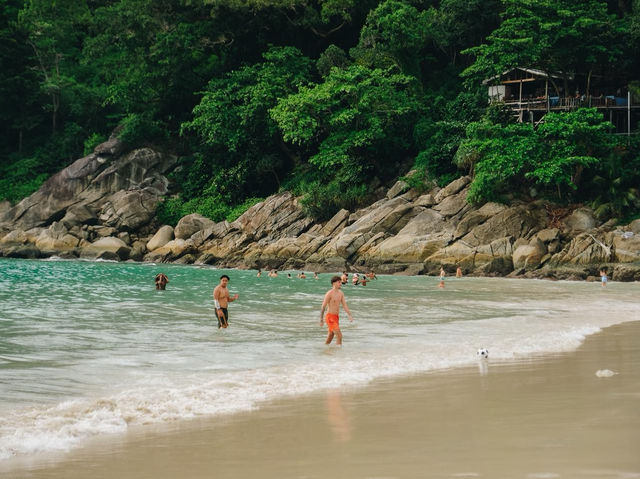 หาดสวยระดับโลก ธรรมชาติฟูๆ ภูเก็ต 🌿