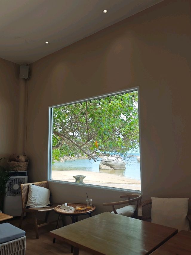 The Kelapa Beach Cafe สมุย