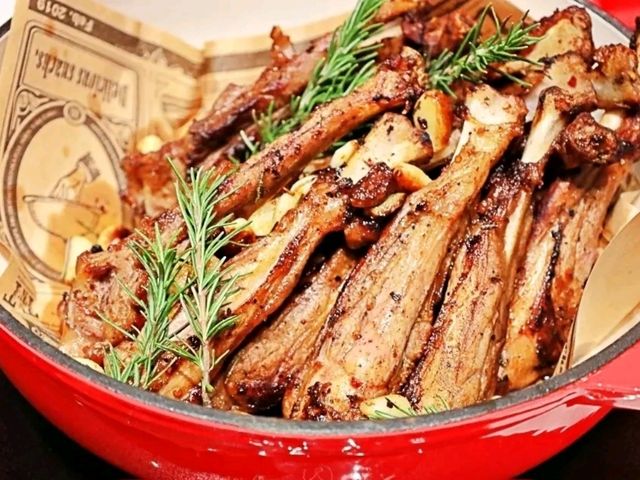 走出飯店就是梅花鹿！這間開在恆春的「佳適墾丁渡假酒店」，根本是親子旅遊首選～