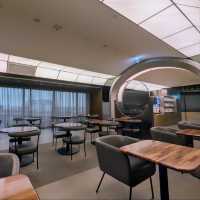 桃園機場 | 星宇航空商務艙貴賓室，宛如走入太空艙，超酷！