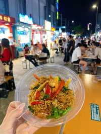 曼谷高人氣夜市「JODD FAIRS喬德夜市」 ！不可錯過的人氣銅板美食😋