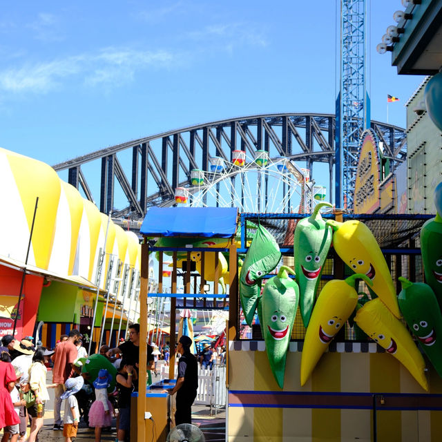 Sydney | Retro Amusement Park Vibes — Luna Park is SO Photogenic!! 🎡📸