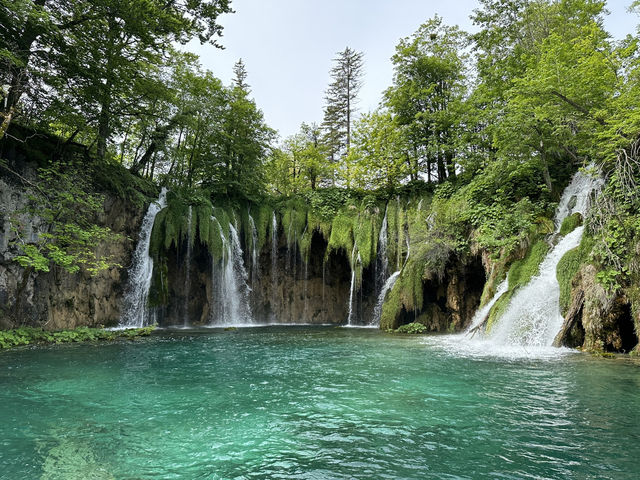 【クロアチアの絶景スポット🌎🇭🇷】プリトヴィツェ湖群国立公園