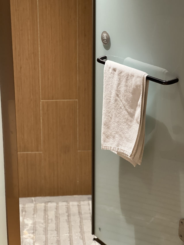 🏨 “중국 호텔도 이렇게 조용하고 감성적일 수 있다니 – JI 호텔, 타이저우 황옌 우웨광장점”