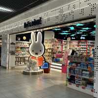 암스테르담 국제공항 미피샵 🐰
