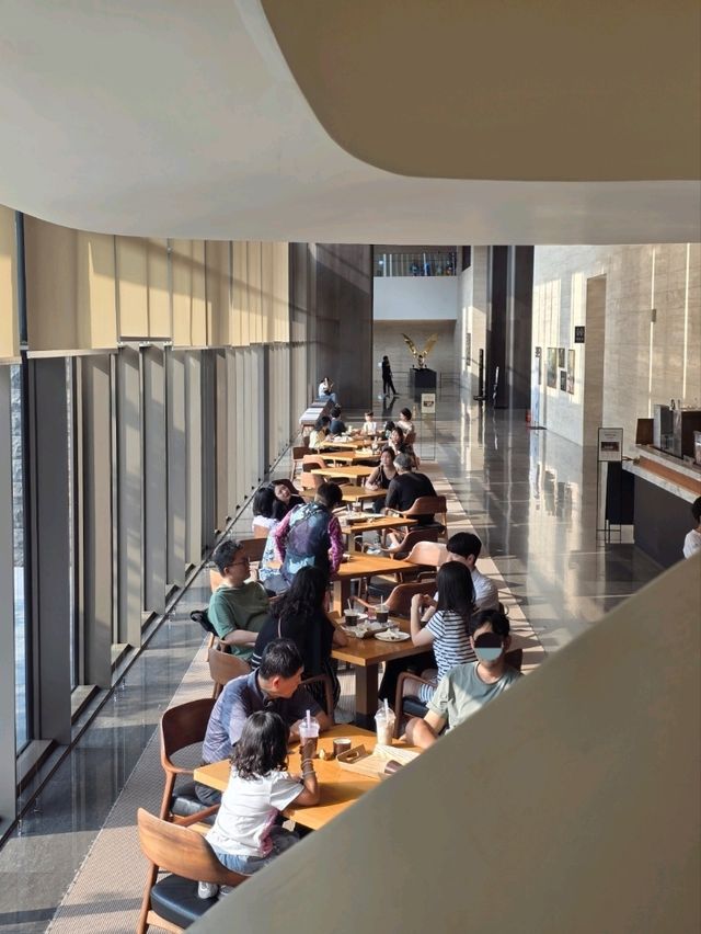 ☀️ 햇살 가득 읽기 좋은 북카페, 마묵라운지