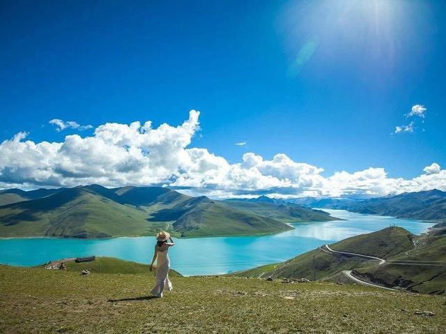 YAMDROK LAKE