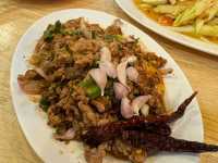 Local Flavours, No Frills: Porpran Larb Phed Roi Et at Huai Khwang