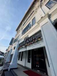 “Riverside Heritage Boutique: Culture, Comfort & Charm”