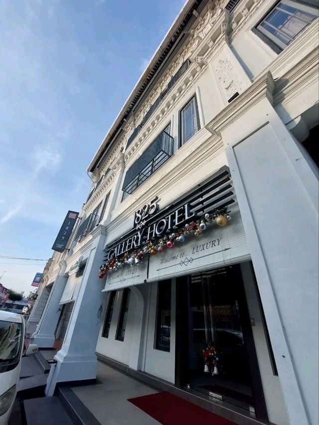 “Riverside Heritage Boutique: Culture, Comfort & Charm”