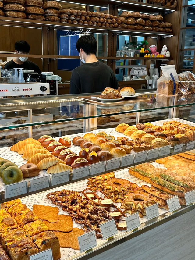 Guangzhou | Pointage, a vintage French bakery, feels like a slice of Paris.