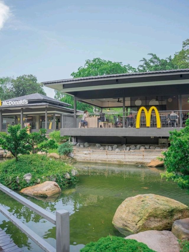 JAPANESE-INSPIRED McDONALD’S OUTLET WITH TERRAPIN POND! 🇯🇵🍔