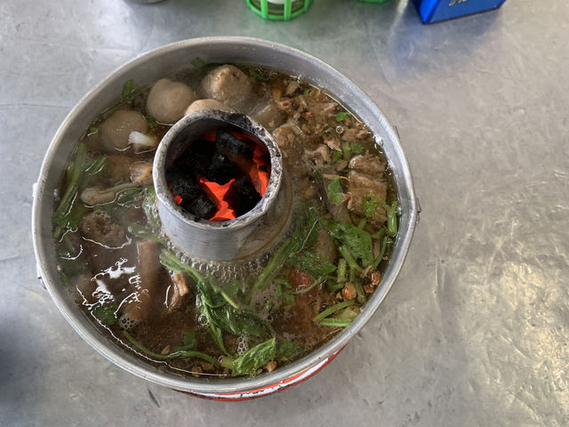 🥣 Heng Chun Seng – Hyped Broth, Honest Bowl