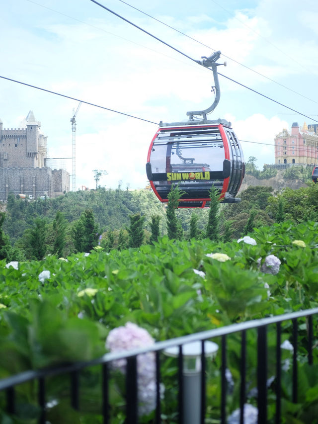 เมืองสวนสนุกบนยอดเขา •Ba Na Hills•