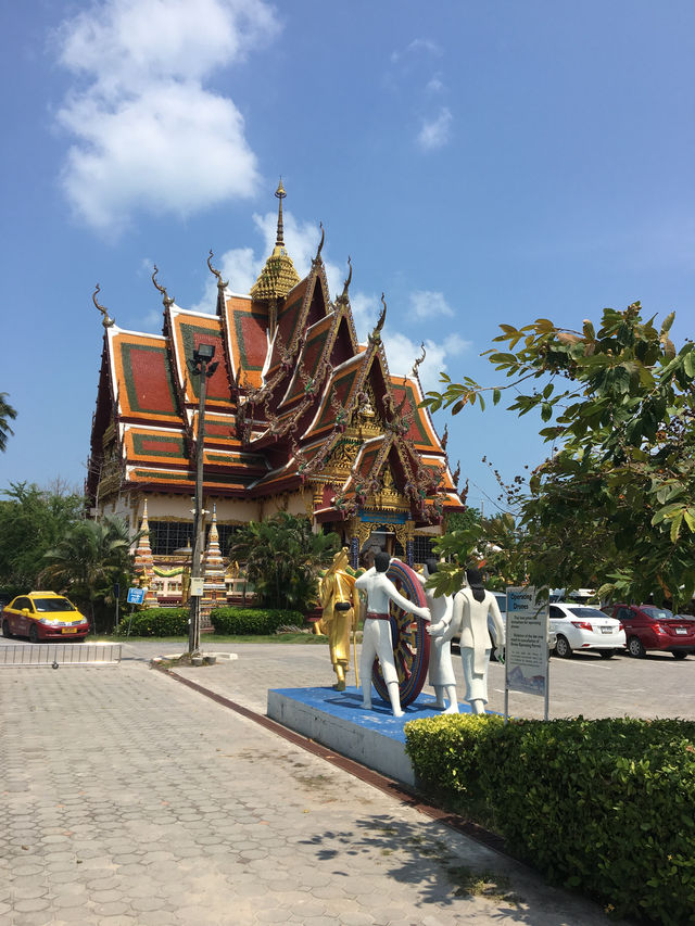 🌞 Koh Samui’s Big Buddha Temple — Peace, Planes & Coconut Breaks 🛕🥥✈️