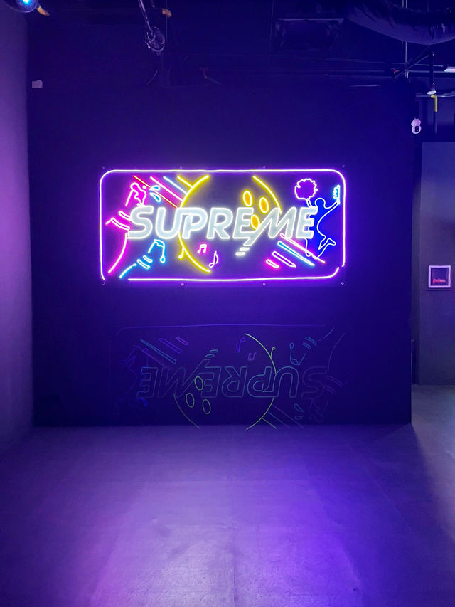 “Light Up Your Game at Supreme Bowl – A Unique Bowling Experience!”