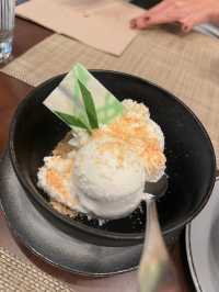 ข้าวมันไก่มณเฑียร : ห้องอาหารเรือนต้น 
