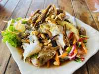 ร้านอาหารหมึกเมาคลื่น หาดกระทิงลาย