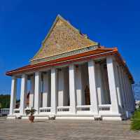 สักการะหลวงพ่อโต ซำปอกง ที่วัดกัลยาณ์