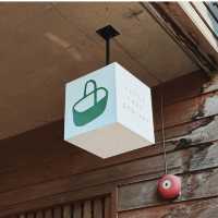 Little Tree Grocery เป็นคาเฟ่เล็ก ๆ 