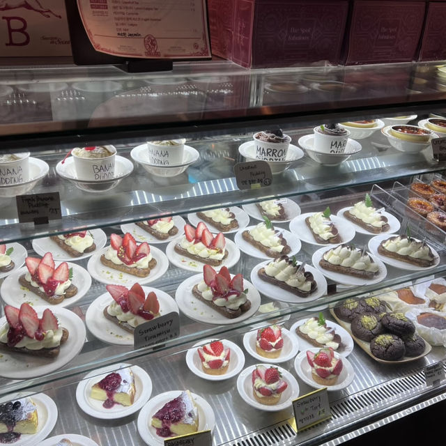 Retro Seoul Meets Paris Chic – My Visit to The Spot Fabulous, Seoul