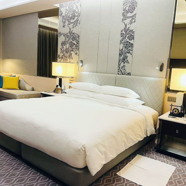 Royal Retreat: Luxury Living at Siam Kempinski Bangkok 🇹🇭