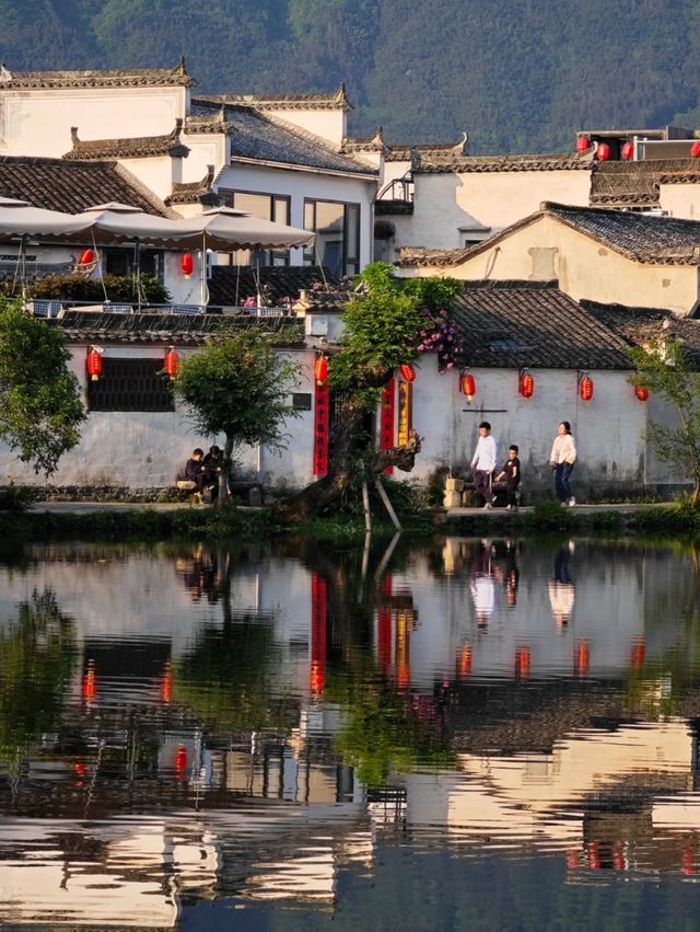 A Village Built Like an Ox, Flowing Like Water