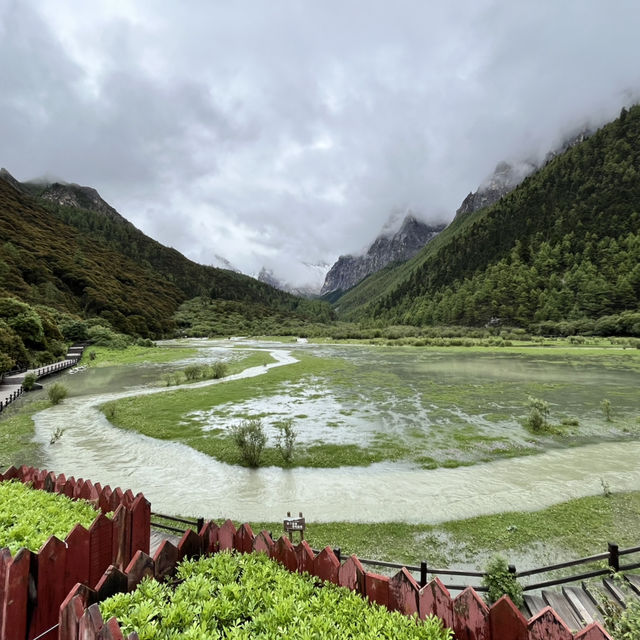 🌄 Gongga Lake (贡嘎错): A Gentle Trek with a Big Reward
