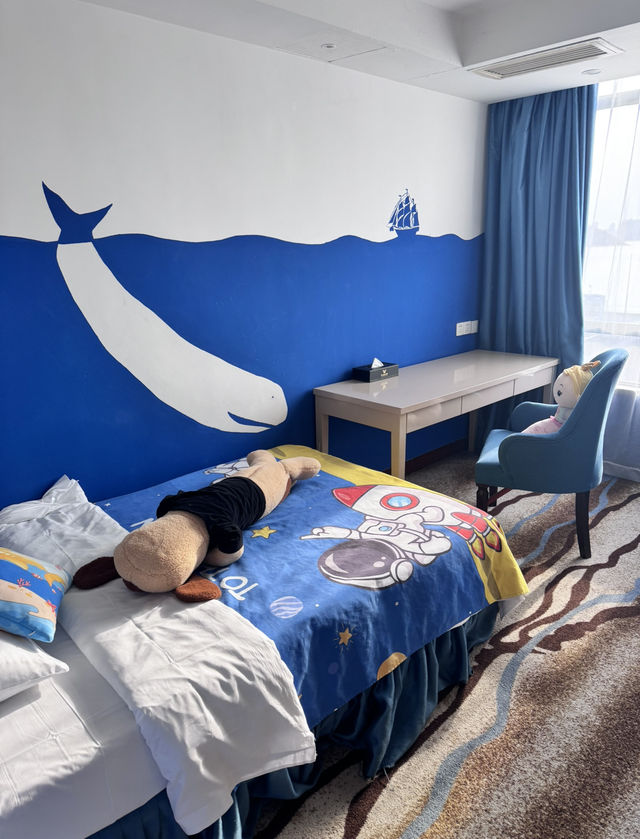 🌊 海洋夢幻之旅！入住廈門維也納國際酒店親子三人房 🏖️