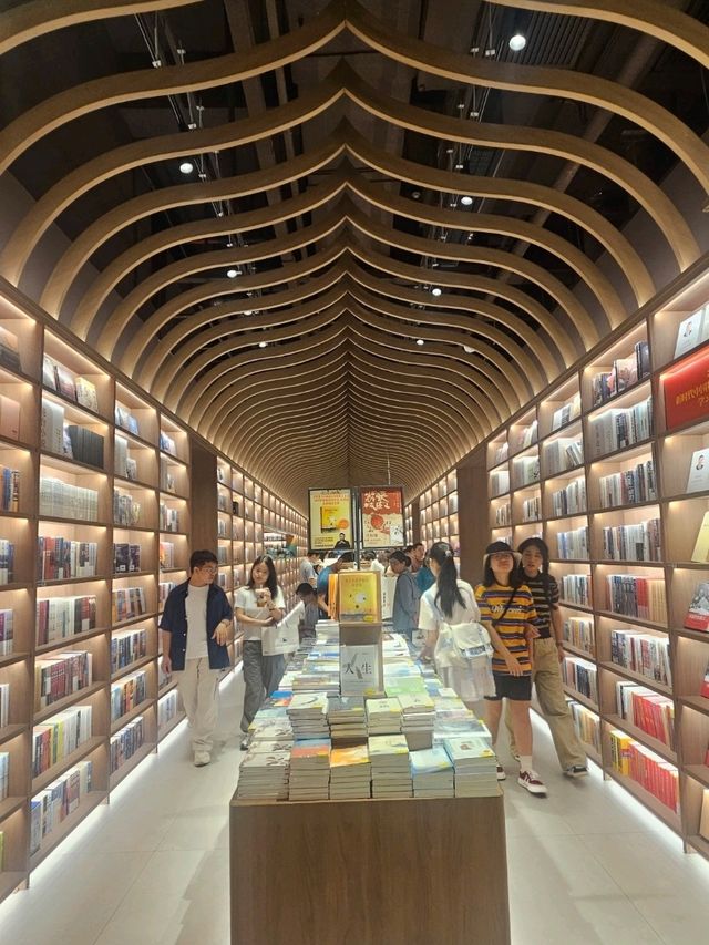 可以一邊睇書一邊飲咖啡的覔書店 可以一邊睇書一邊飲咖啡的覔書店