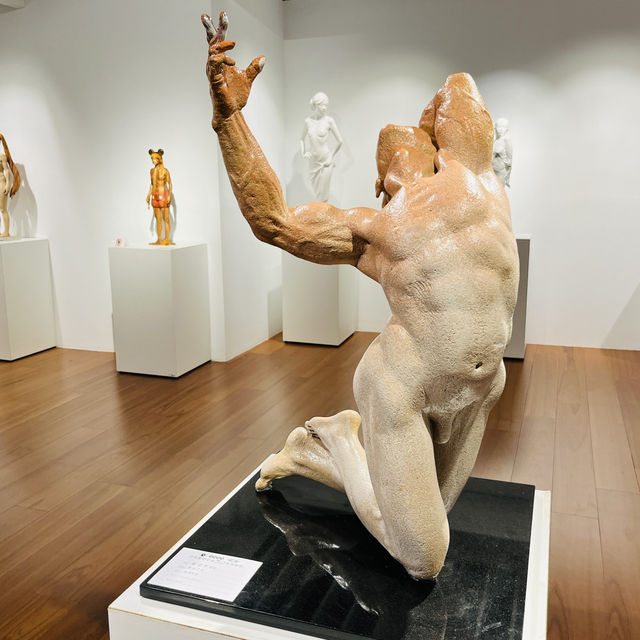 🖼️ Zhong Shan Gallery - timeless art to cosmic wonders 