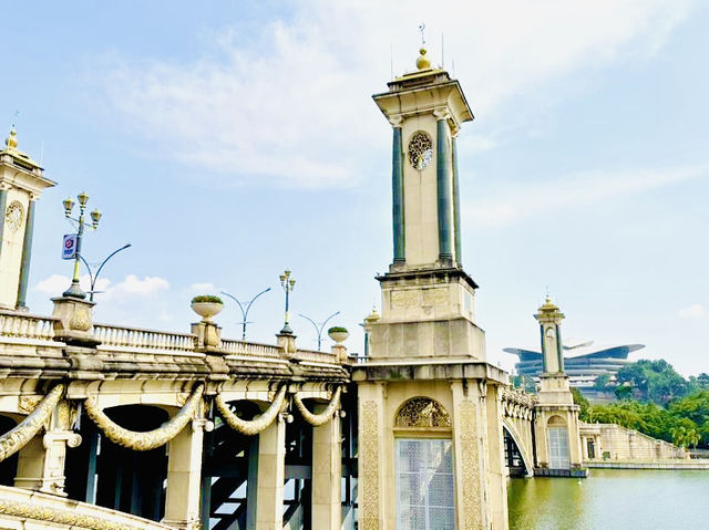 A Walk Through Grandeur: Seri Gemilang Bridge
