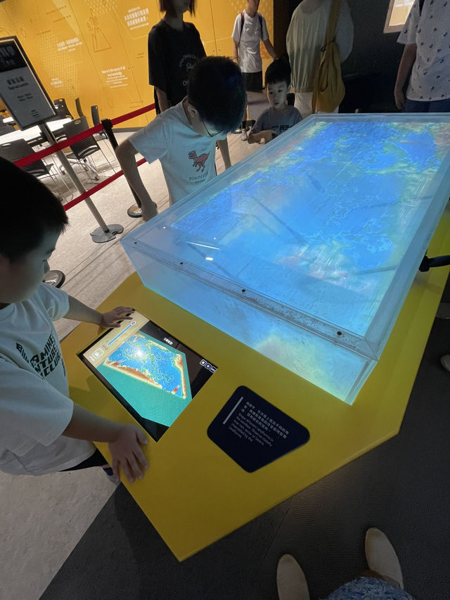 🇭🇰 Earth Science Gallery in Hong Kong Science Museum  🇭🇰 Earth Science Gallery in Hong Kong Science Museum