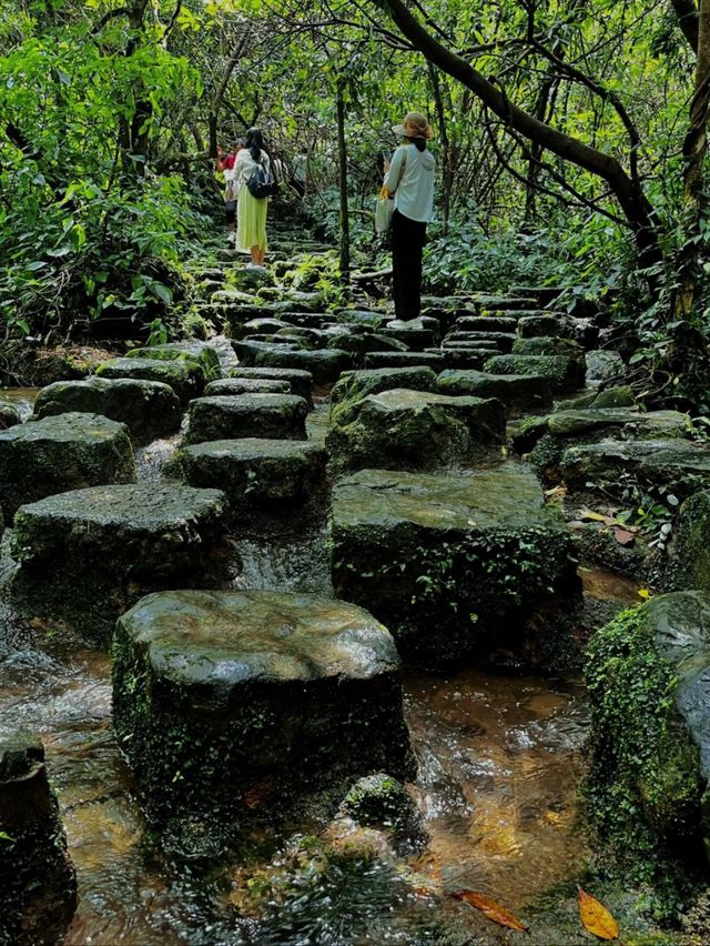 Serenity in Stone and Water: Xiaoqikong Serenity in Stone and Water: Xiaoqikong