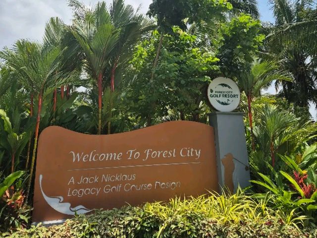 Scenic Stay at Forest City Golf Hotel