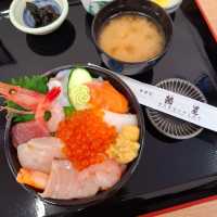 札幌🇯🇵 直奔鱗晃食堂 🍱
