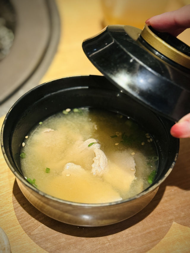 高質日式燒肉店!招牌海膽和牛煲仔飯 高質日式燒肉店!招牌海膽和牛煲仔飯