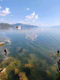 Island Stroll: Embracing the Beauty of Erhai Lake