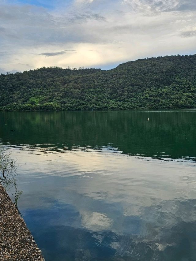 📍 花蓮｜台灣最美湖，湖光水色〔鯉魚潭〕