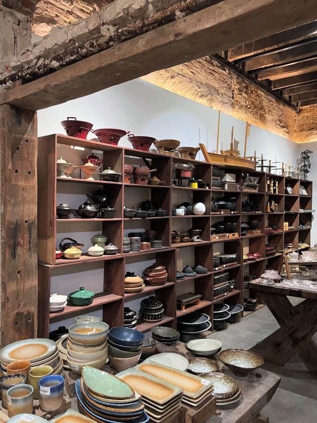 ☕✨ May Kitchenware & Coffee Shop – คาเฟ่ที่เป็นทั้