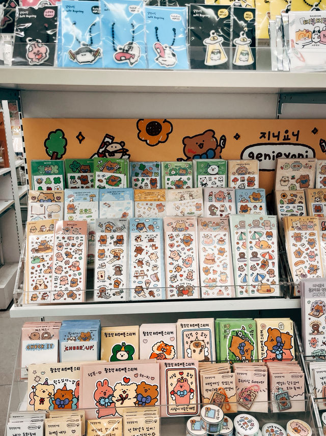 🇰🇷韓國首爾弘大探店📒made by 超級可愛的文創文具店 🇰🇷韓國首爾弘大探店📒made by 超級可愛的文創文具店