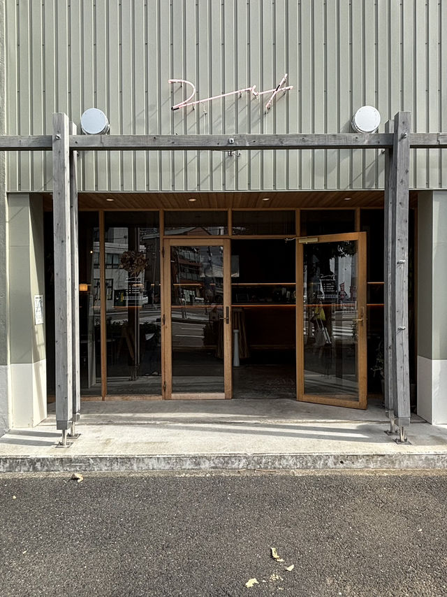 【名古屋カフェ】高架下にある大人気のガレット専門店 【名古屋カフェ】高架下にある大人気のガレット専門店