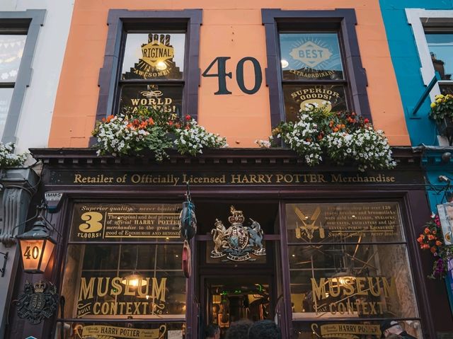 Walk in Rowling’s Footsteps: Harry Potter Spots in Edinburgh 🪄 Walk in Rowling’s Footsteps: Harry Potter Spots in Edinburgh 🪄