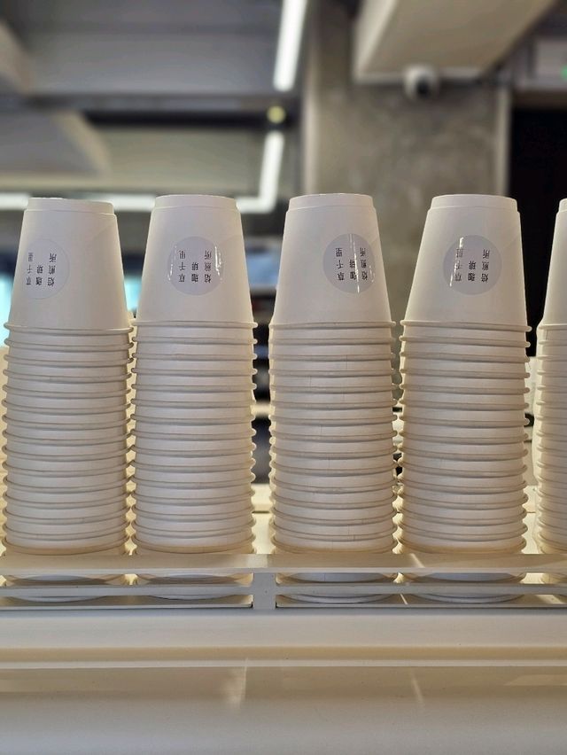 草原とコーヒーの邂逅 — 草千里珈琲焙煎所で自然を味わう一杯を