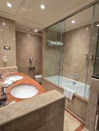 椰樹環繞渡假泳池打卡必去🌴