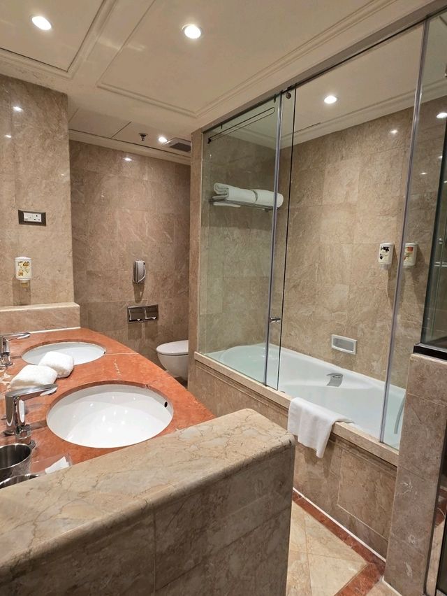 椰樹環繞渡假泳池打卡必去🌴 椰樹環繞渡假泳池打卡必去🌴