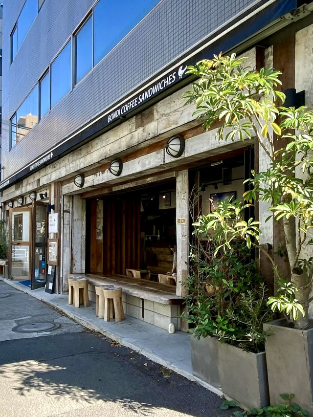 🌴 Beach Vibes in the City at BONDI COFFEE SANDWICHES