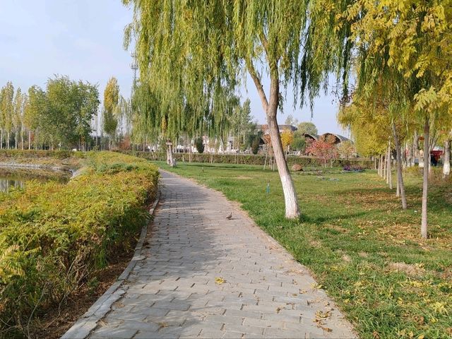 The Charm of a Water Town in Autumn