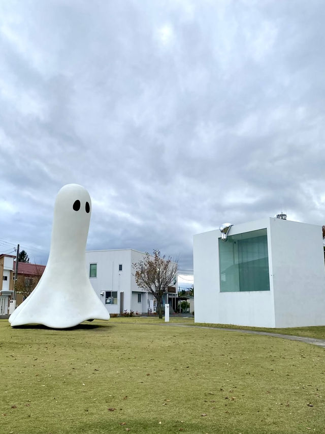 A Perfect Blend of Nature and Art in Towada 🍃🎨 A Perfect Blend of Nature and Art in Towada 🍃🎨
