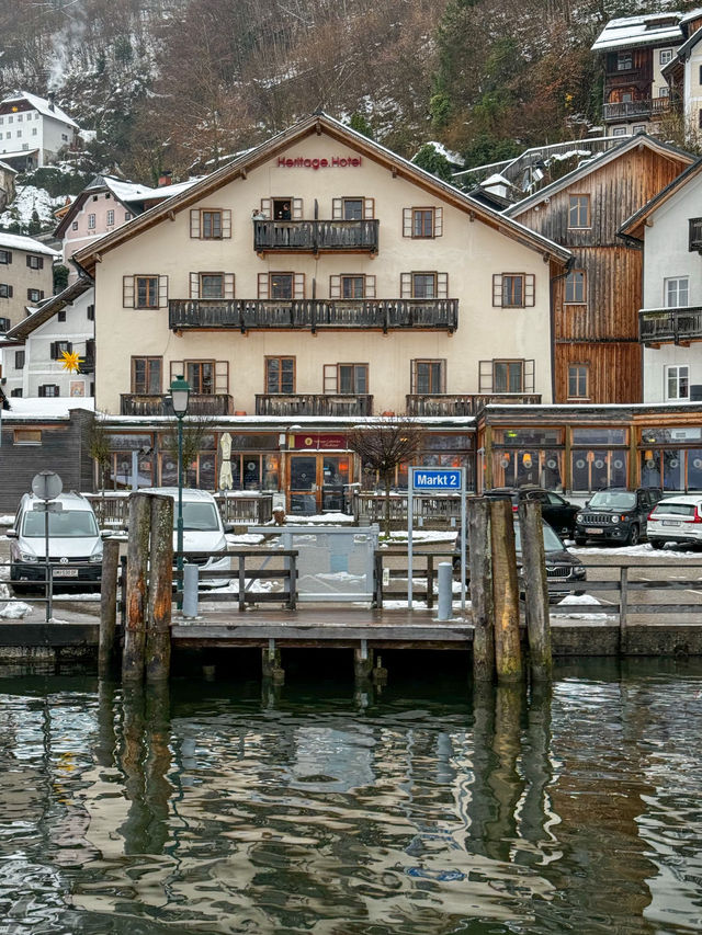 Snowy Strolls in a Fairytale Village – Hallstatt in Late Autumn